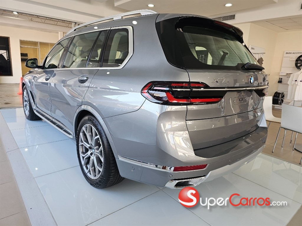2026 BMW X 7 XDRIVE 40i — foto 8 / 10