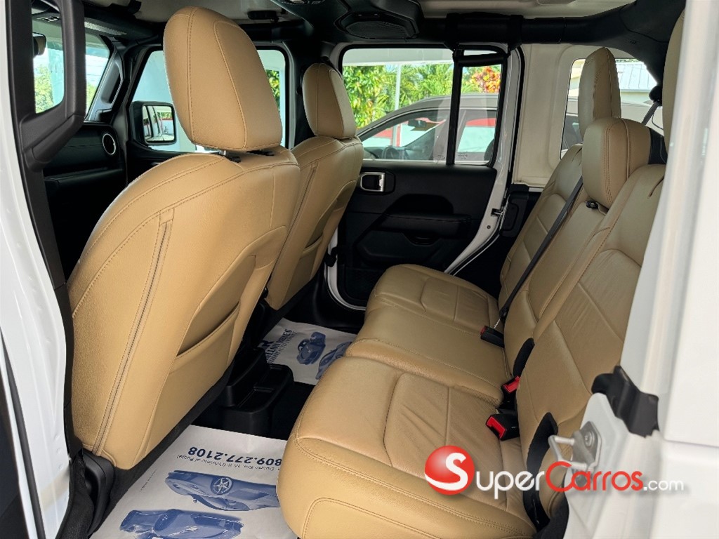 2018 Jeep Wrangler Sahara Unlimited — foto 8 / 9
