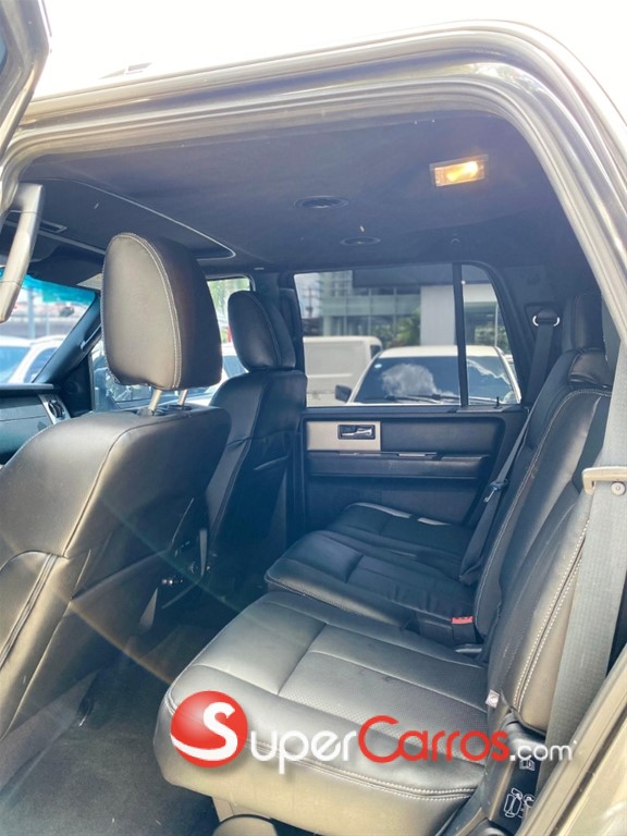 2017 Ford Expedition XLT — foto 7 / 9