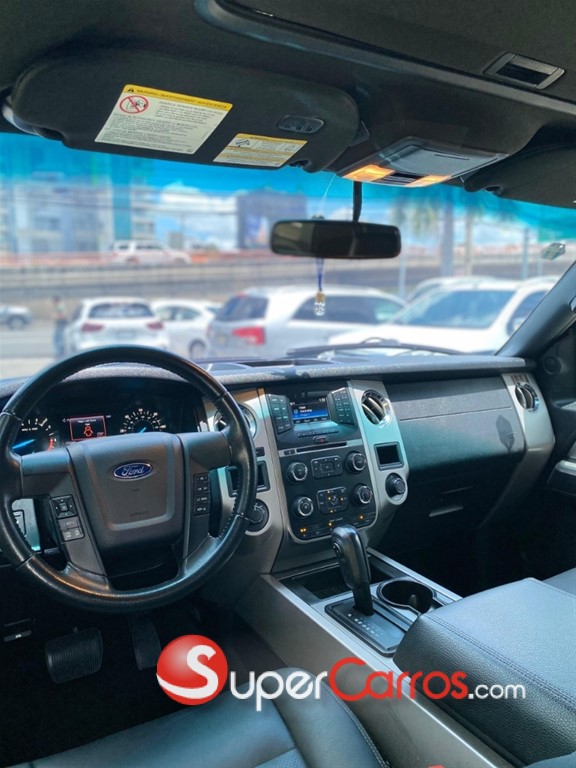 2017 Ford Expedition XLT — foto 8 / 9