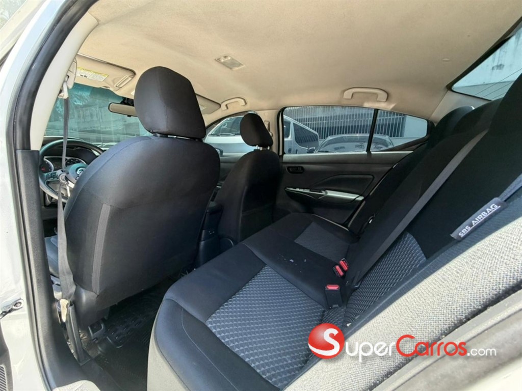 2020 Nissan Versa SV — foto 2 / 7
