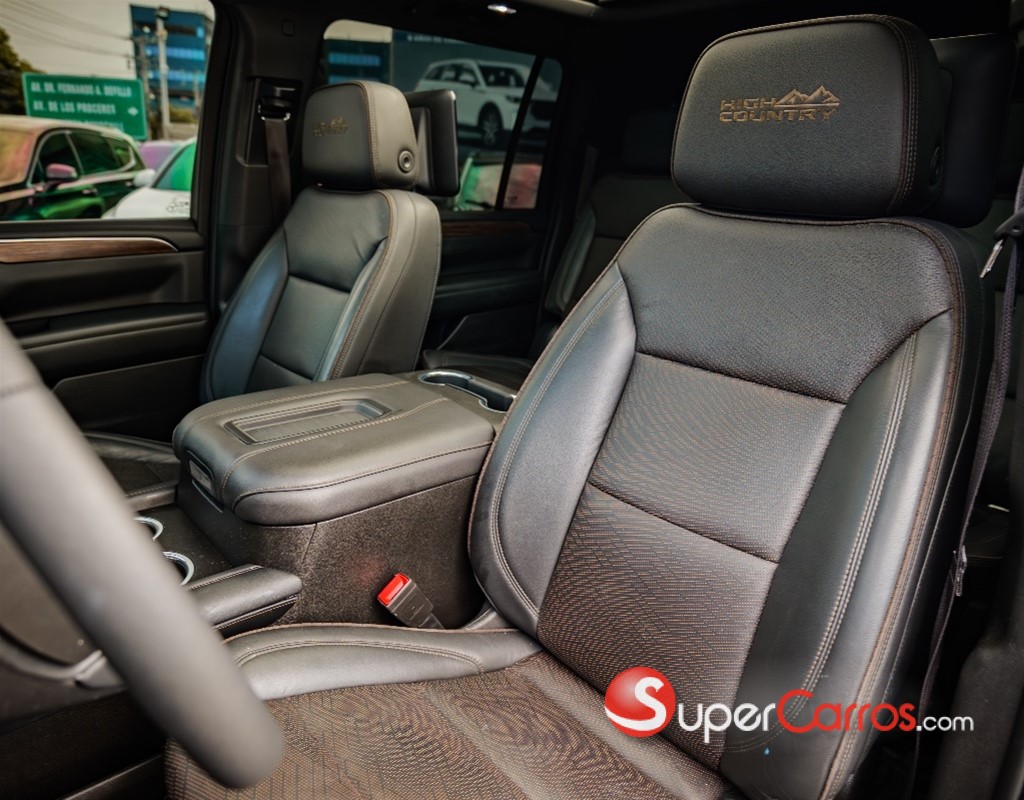 2021 Chevrolet Suburban Highcountry — foto 2 / 12