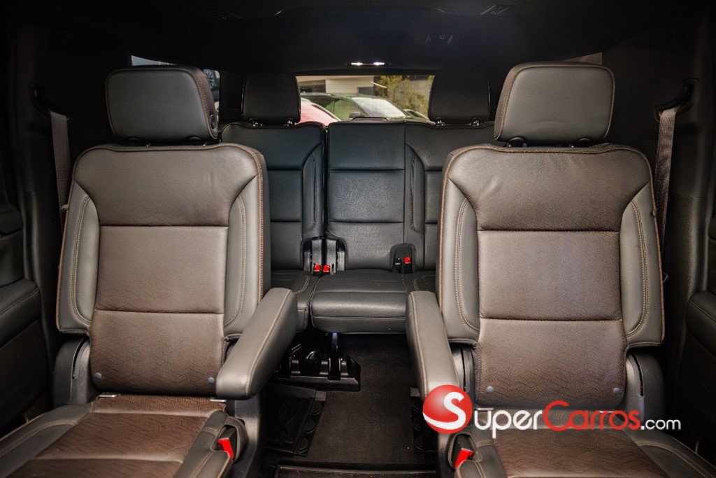 2021 Chevrolet Suburban Highcountry — foto 3 / 12