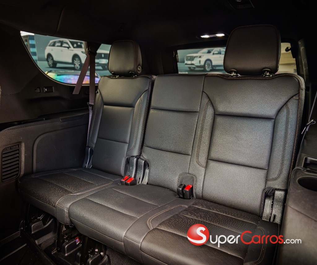 2021 Chevrolet Suburban Highcountry — foto 4 / 12