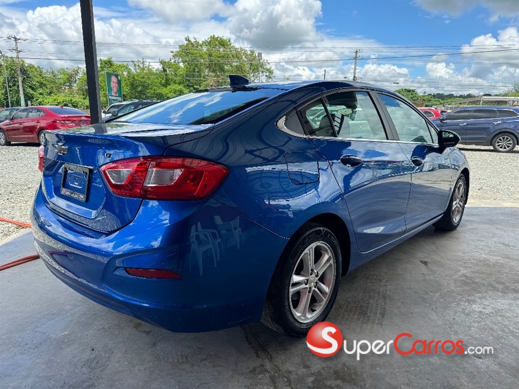 2017 Chevrolet Cruze LT — foto 6 / 12
