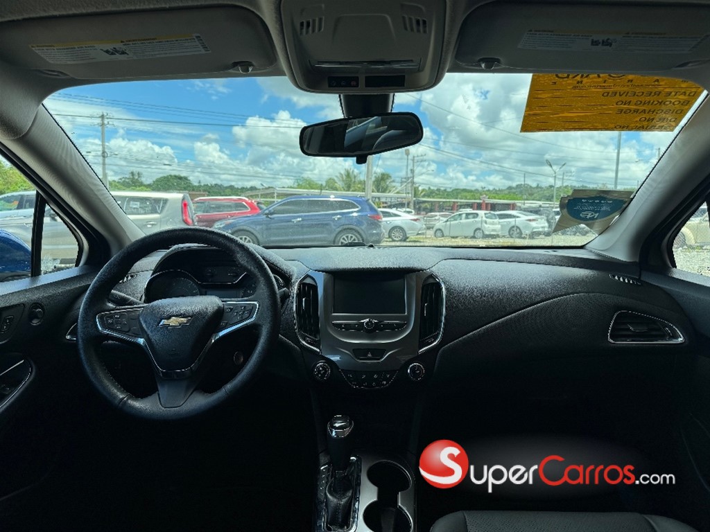 2017 Chevrolet Cruze LT — foto 8 / 12