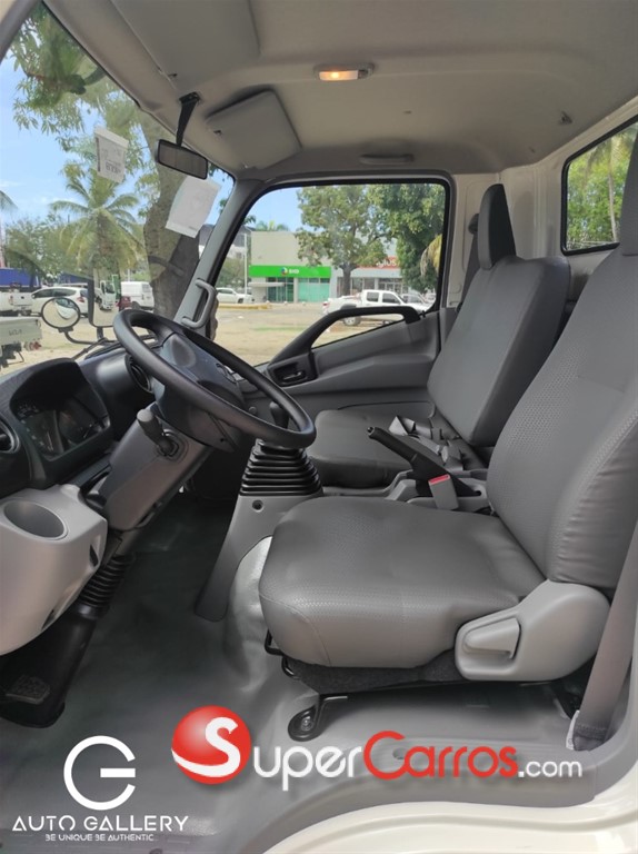 2024 Hino 300 — foto 3 / 10