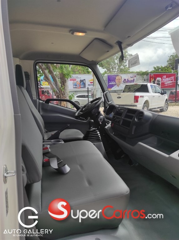 2024 Hino 300 — foto 7 / 10