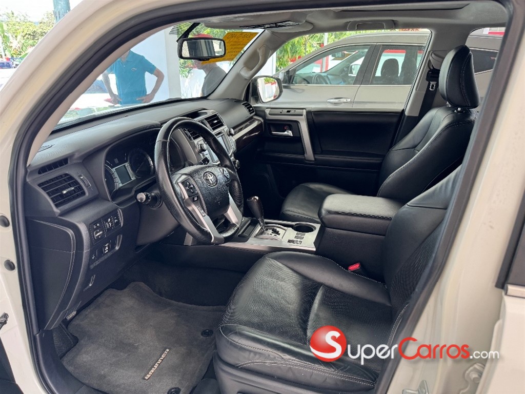 2016 Toyota 4 Runner Limited — foto 8 / 10