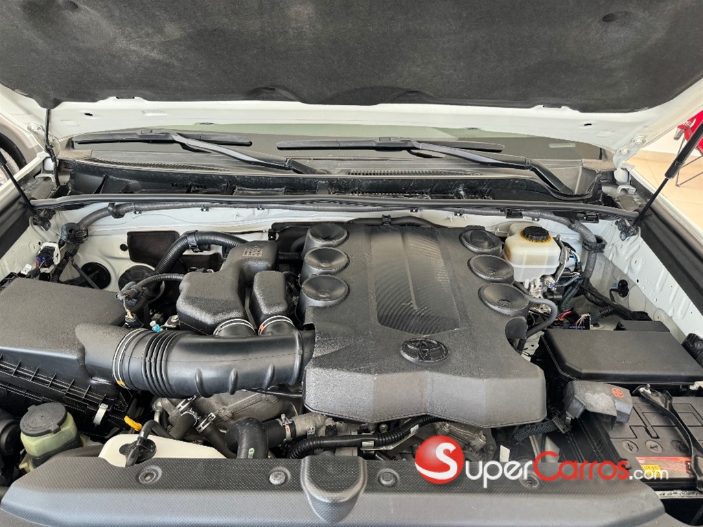 2016 Toyota 4 Runner Limited — foto 10 / 10