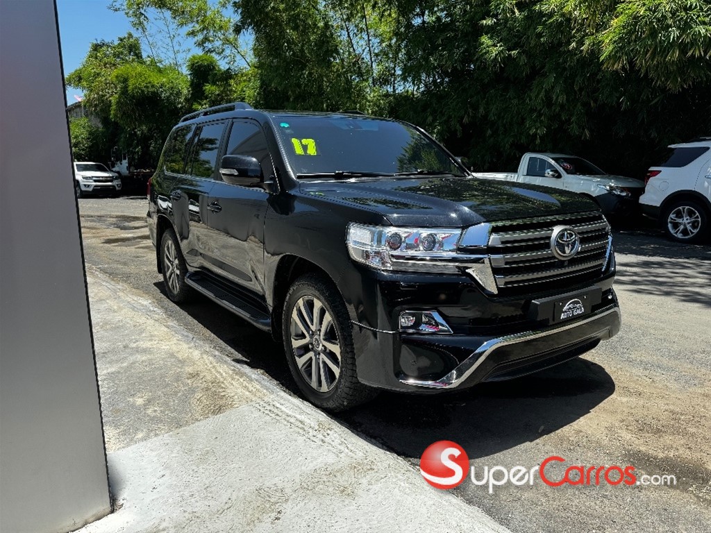 2017 Toyota Land Cruiser VXR