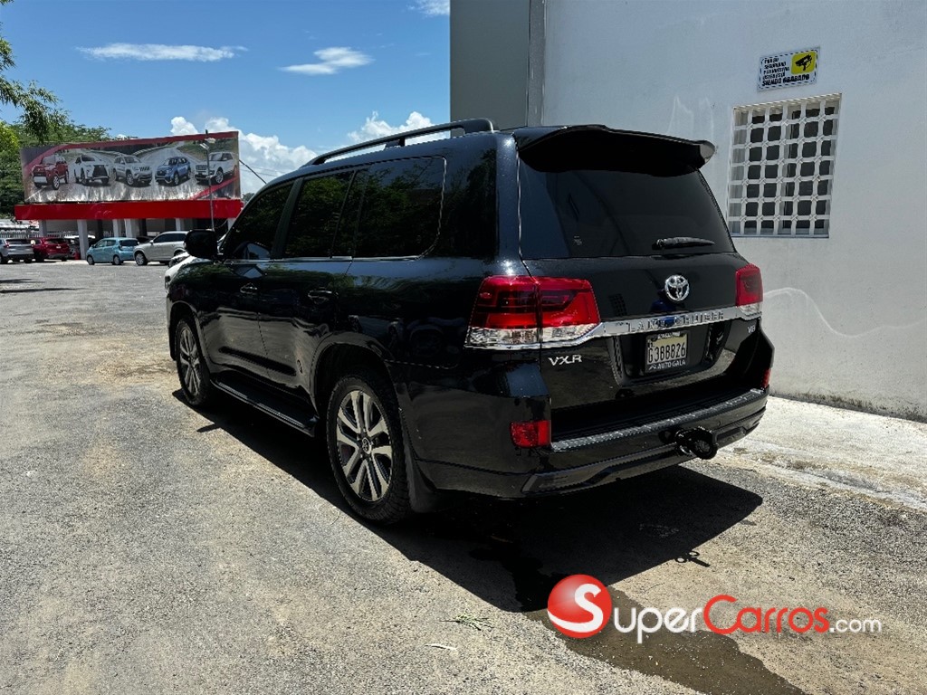2017 Toyota Land Cruiser VXR — foto 3 / 10