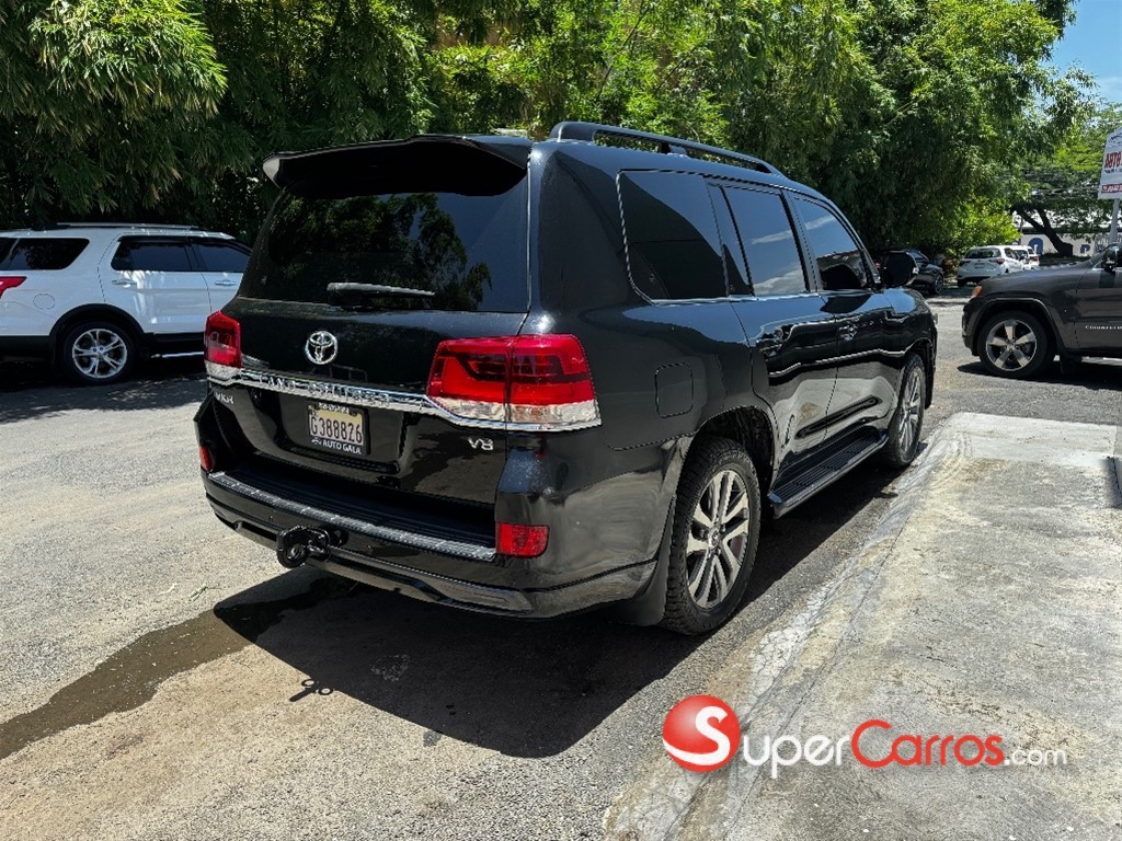 2017 Toyota Land Cruiser VXR — foto 4 / 10