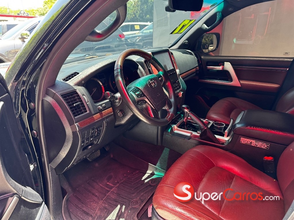 2017 Toyota Land Cruiser VXR — foto 6 / 10