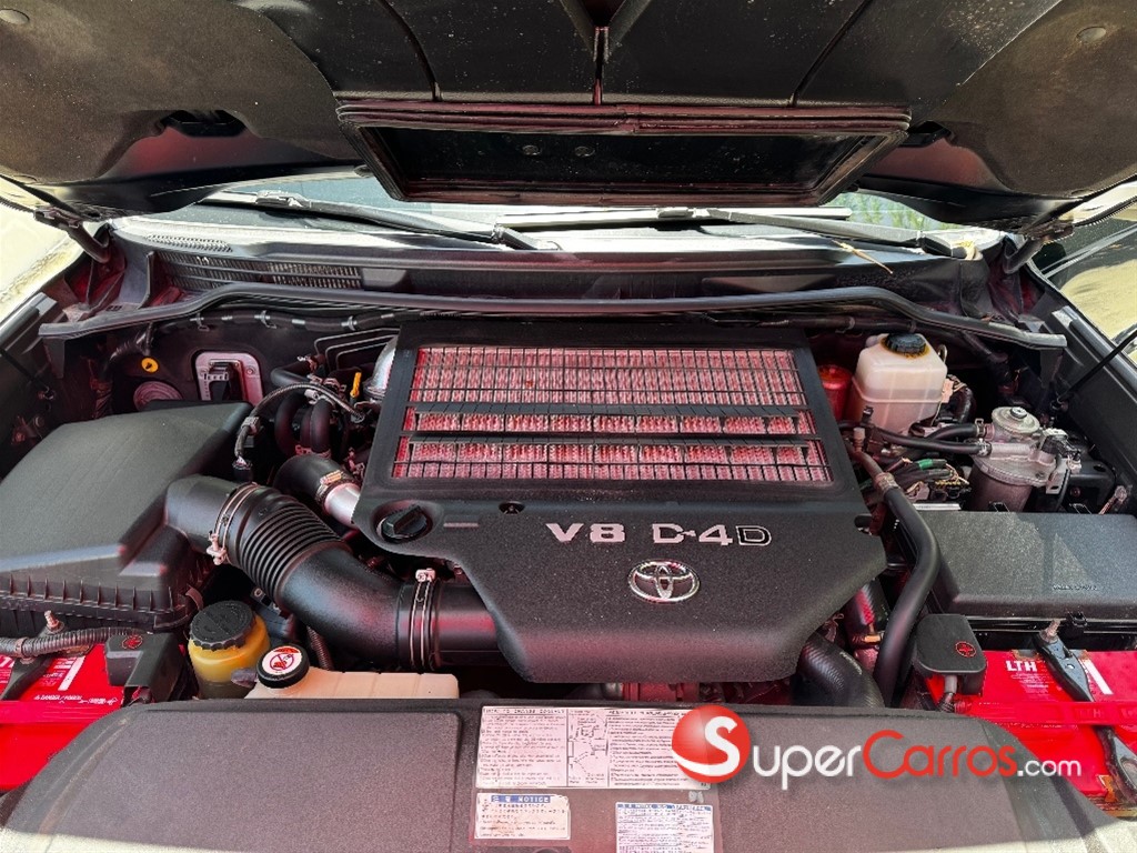 2017 Toyota Land Cruiser VXR — foto 10 / 10