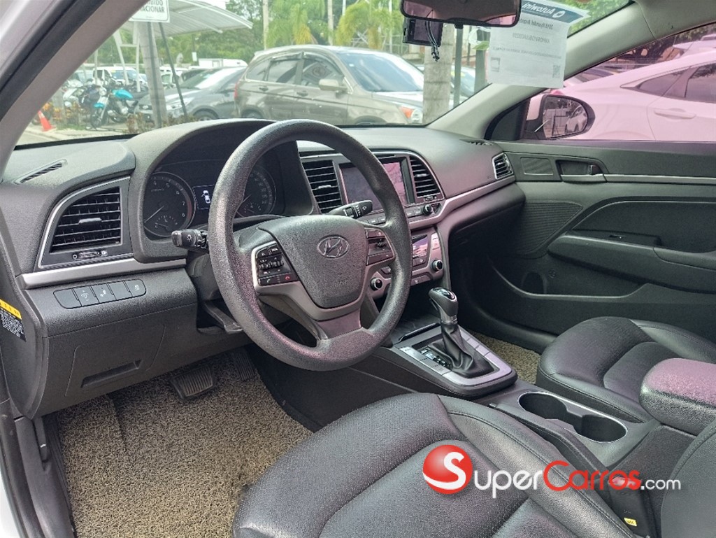 2018 Hyundai Avante — foto 7 / 12