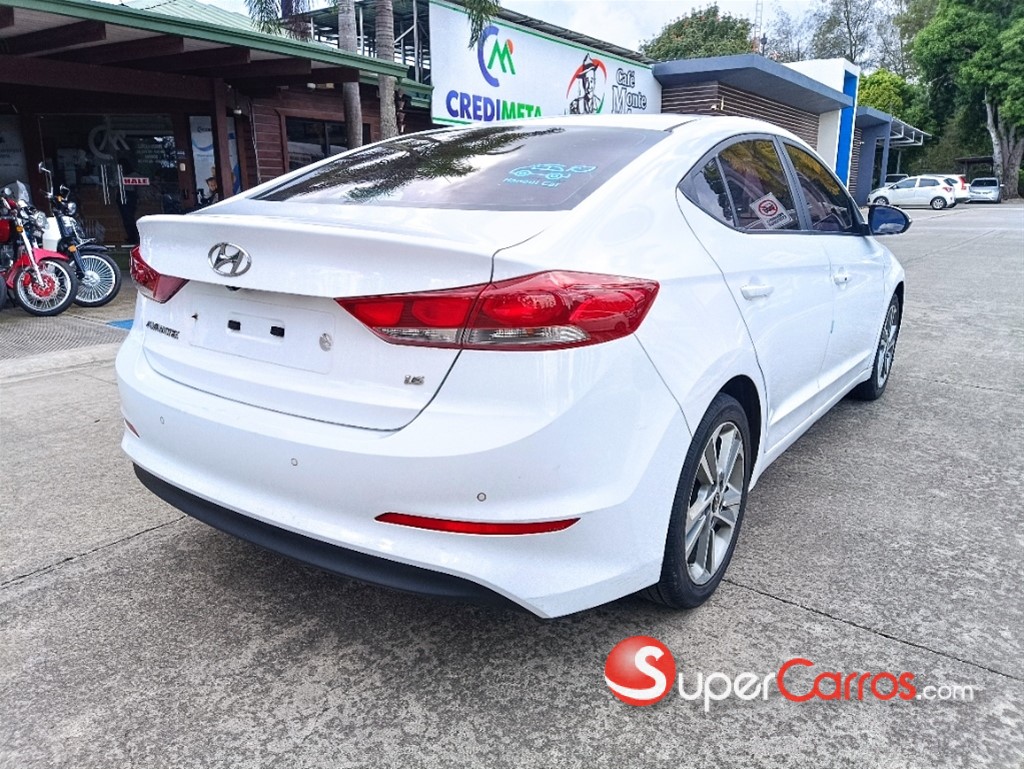 2018 Hyundai Avante — foto 10 / 12