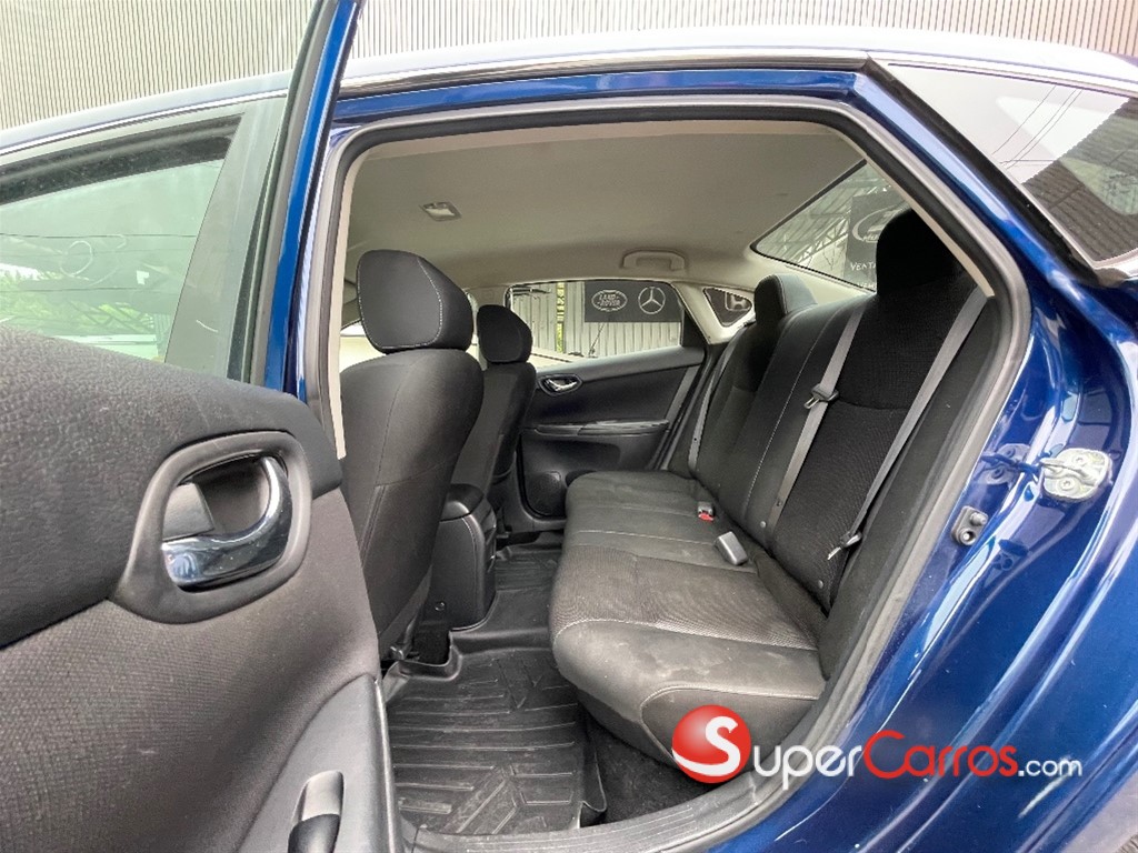 2019 Nissan Sentra SE — foto 8 / 10