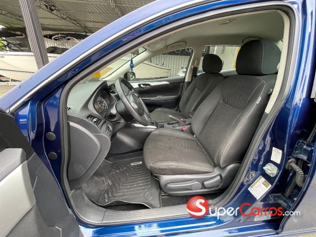 2019 Nissan Sentra SE — foto 9 / 10