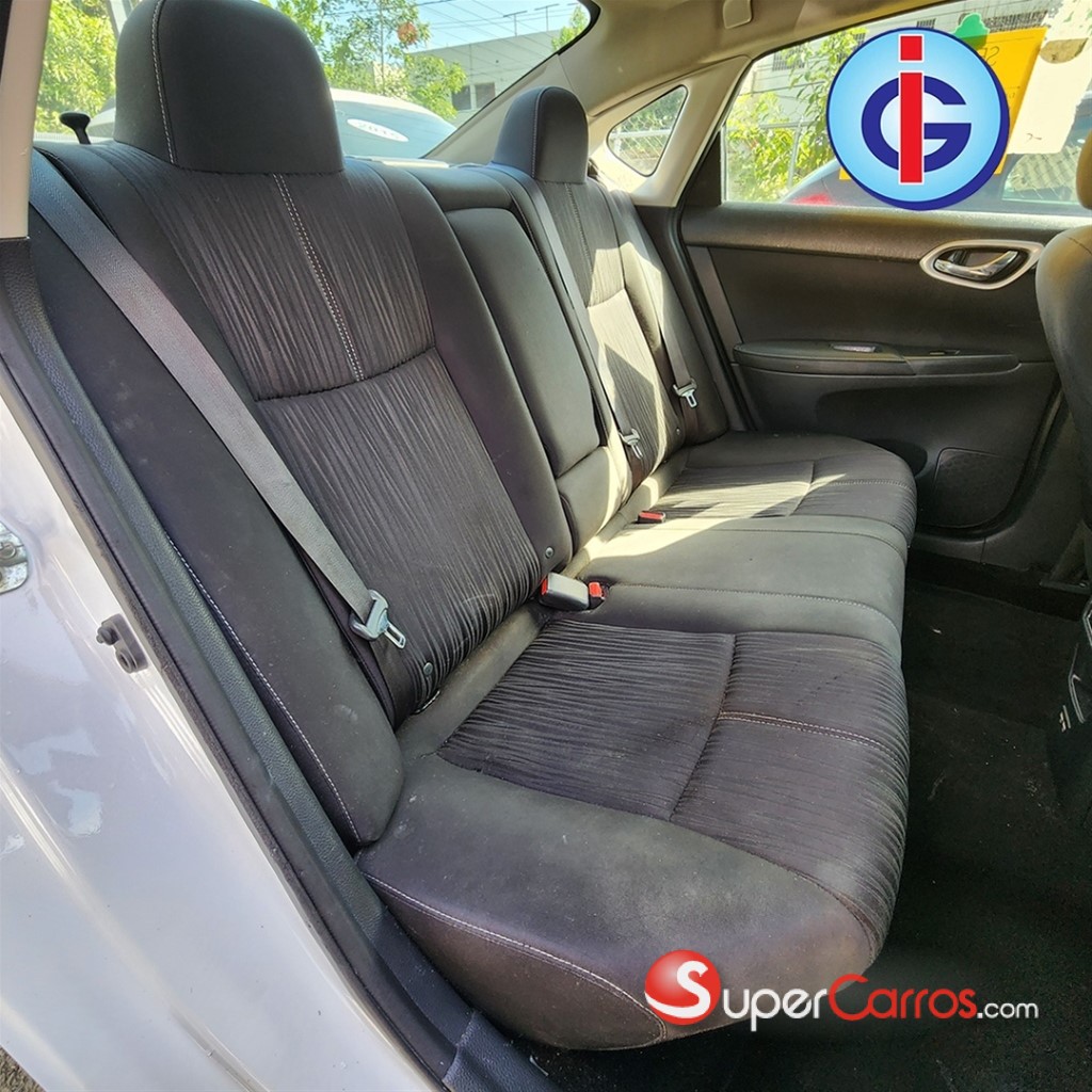 2018 Nissan Sentra SV — foto 7 / 9