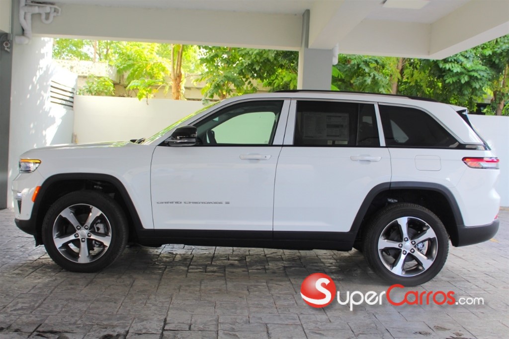 2025 Jeep Grand Cherokee Limited 4x4 — foto 5 / 12