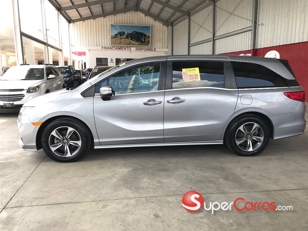 2018 Honda Odyssey Touring — foto 3 / 12