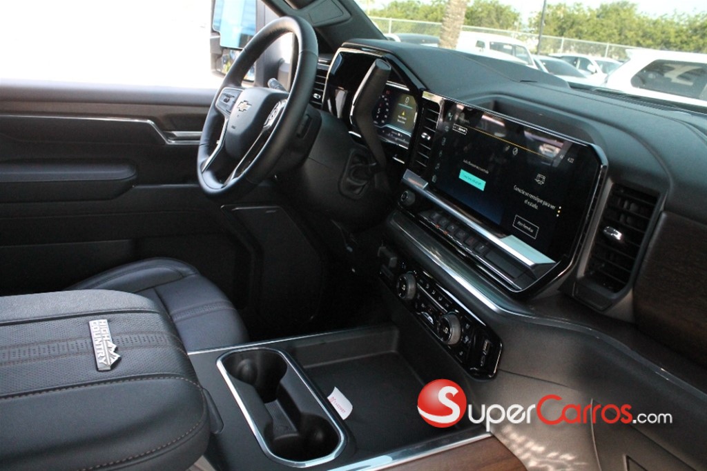 2024 Chevrolet Silverado High Country Duramax — foto 9 / 12