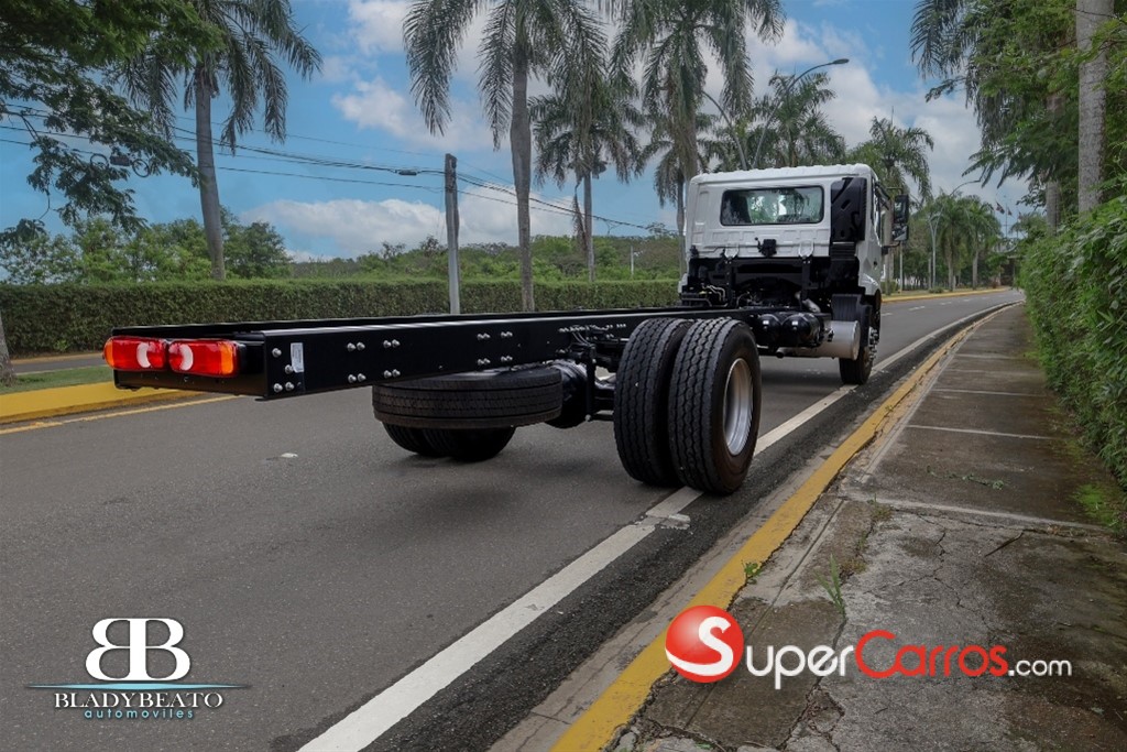 2024 UD Trucks CRONER PKE — foto 11 / 12