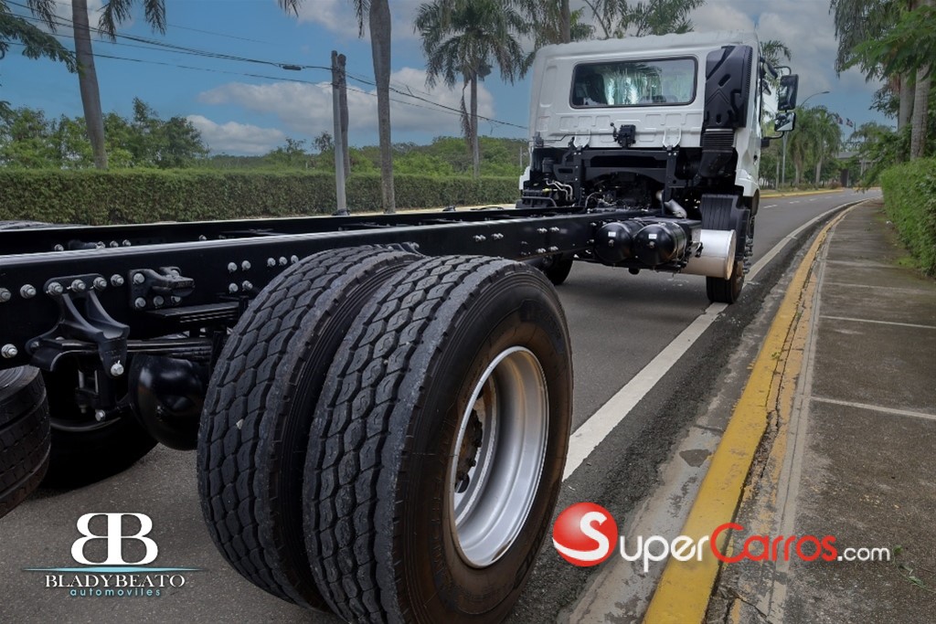 2024 UD Trucks CRONER PKE — foto 12 / 12