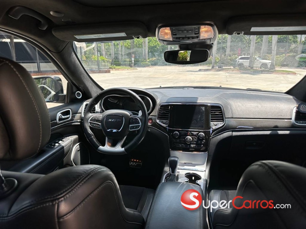 2021 Jeep Grand Cherokee SRT8 — foto 7 / 10