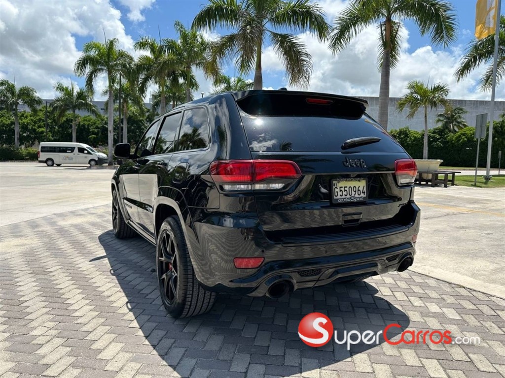 2021 Jeep Grand Cherokee SRT8 — foto 8 / 10