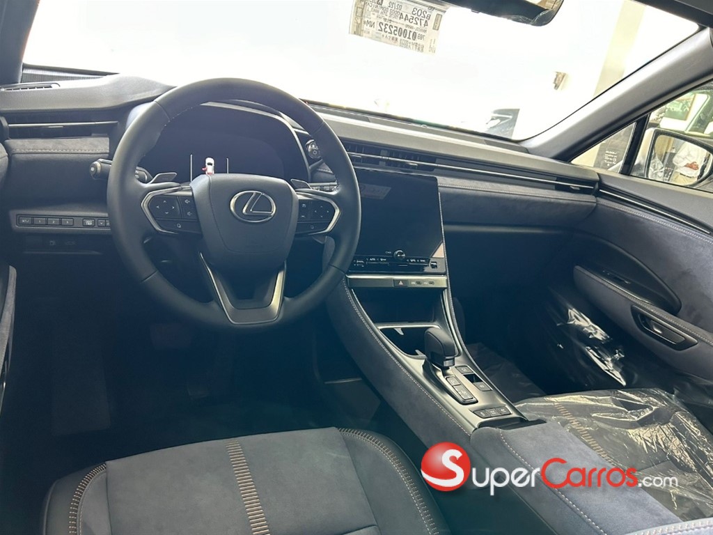 2025 Lexus LBX CoolSportHibrida — foto 4 / 11