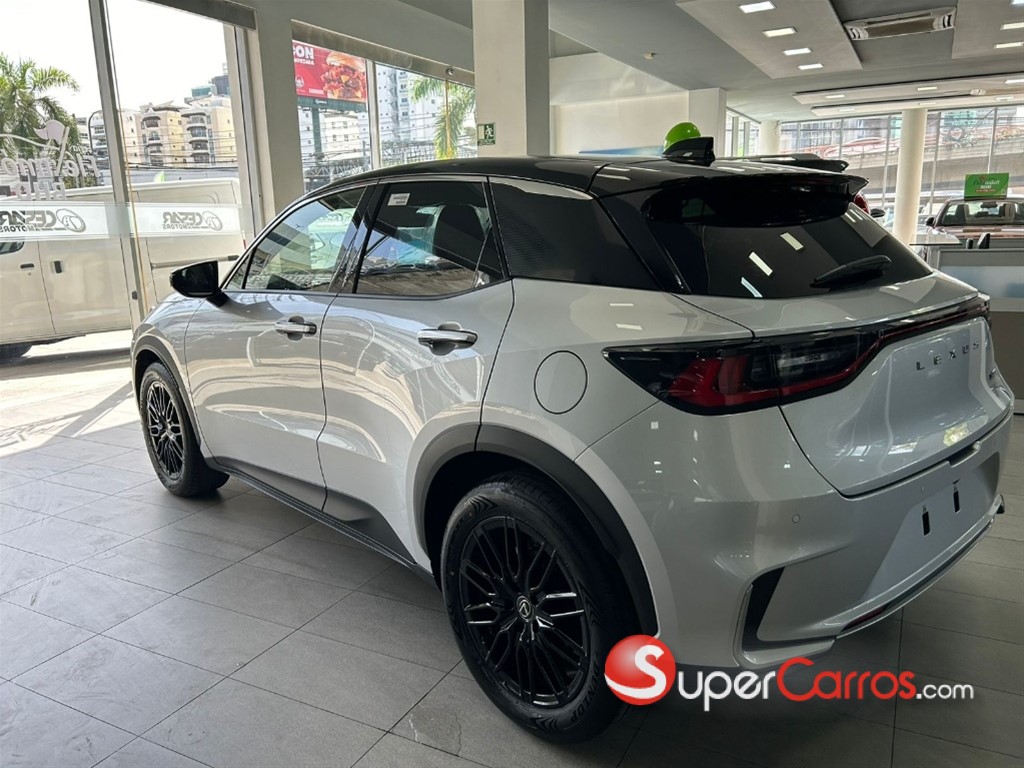 2025 Lexus LBX CoolSportHibrida — foto 10 / 11
