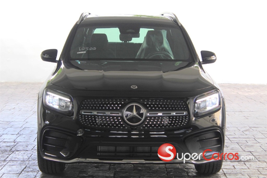 2026 Mercedes-Benz Clase GLB 200 AMG — foto 2 / 10