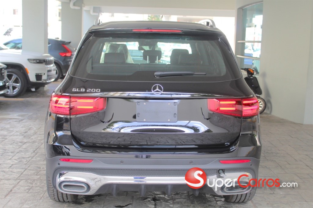 2026 Mercedes-Benz Clase GLB 200 AMG — foto 3 / 10