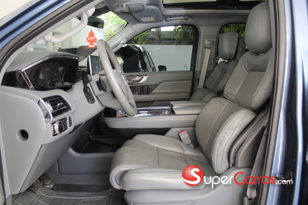 2020 Lincoln Navigator — foto 6 / 12