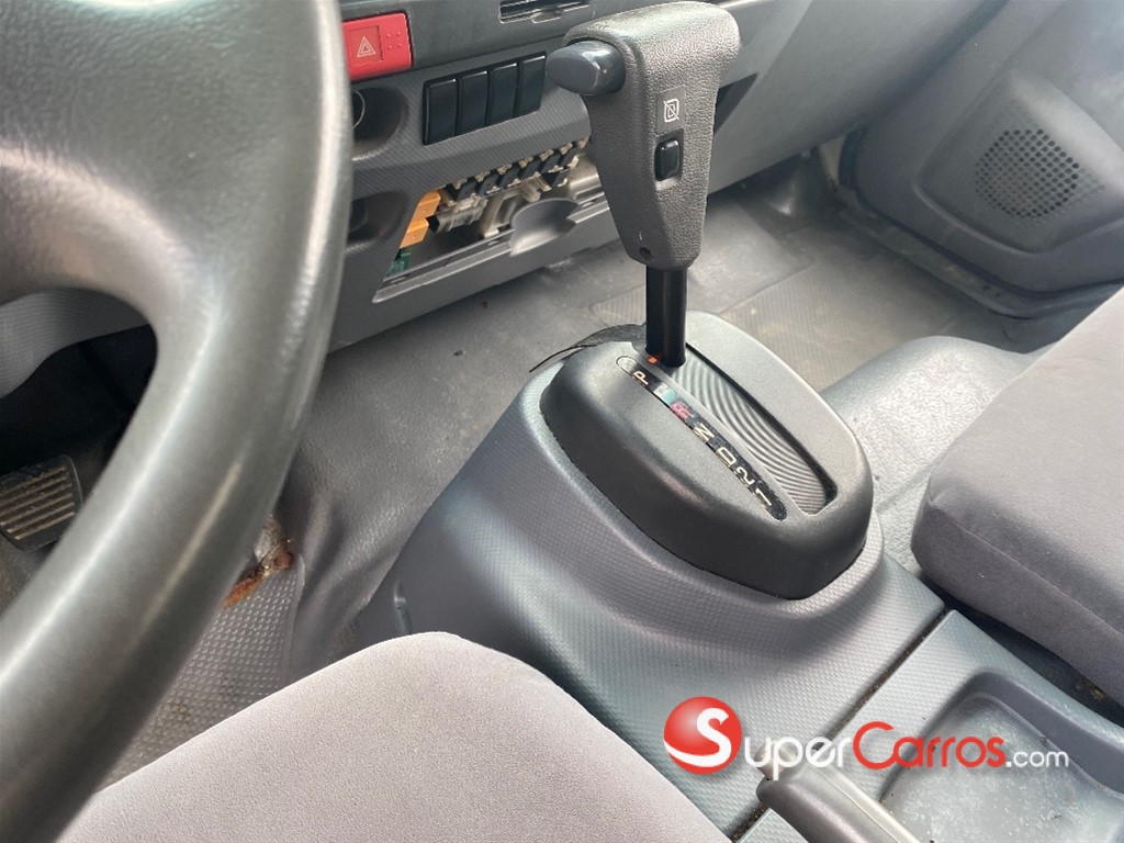 2013 Isuzu NPR — foto 5 / 12