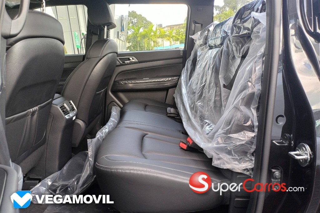 2026 KGM Musso Grand LIMITED — foto 8 / 12