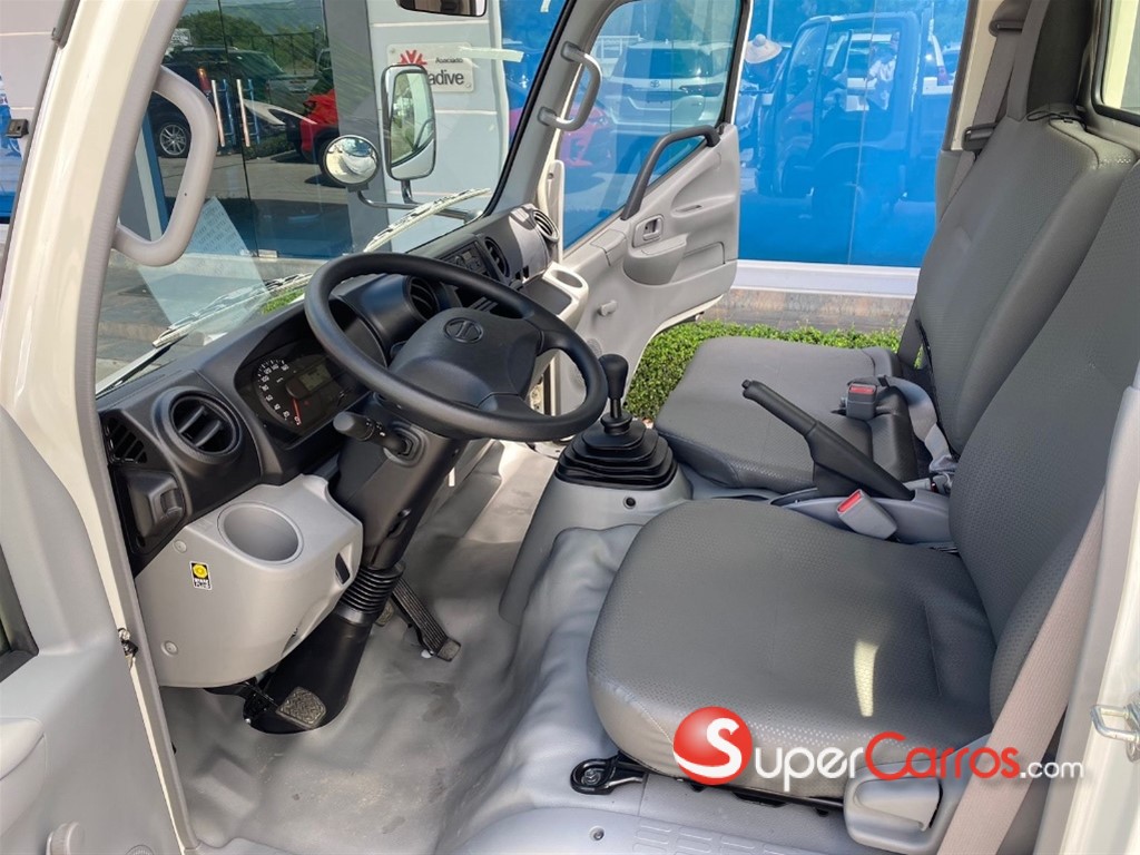2024 Hino 200 — foto 6 / 7
