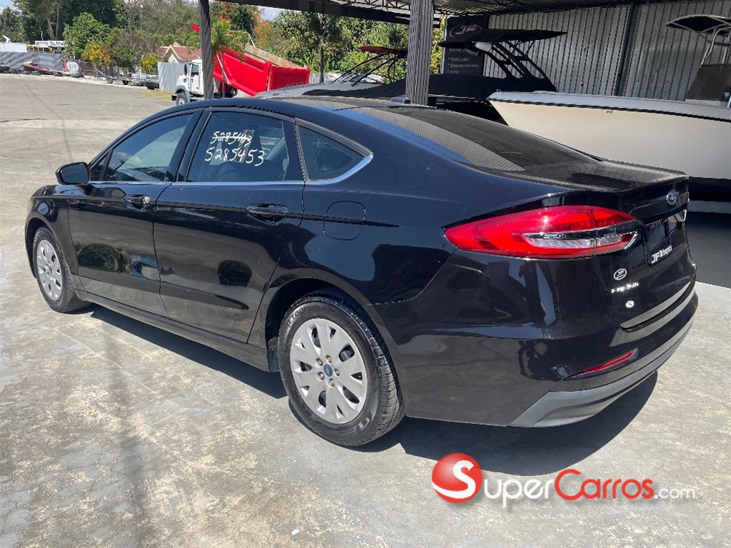 2019 Ford Fusion SE — foto 2 / 10