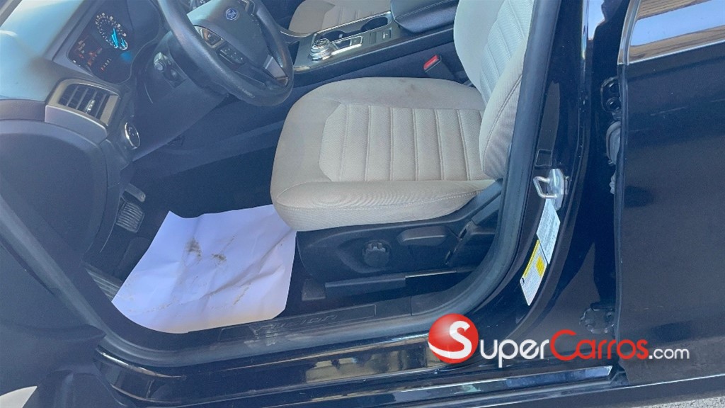 2019 Ford Fusion SE — foto 4 / 10