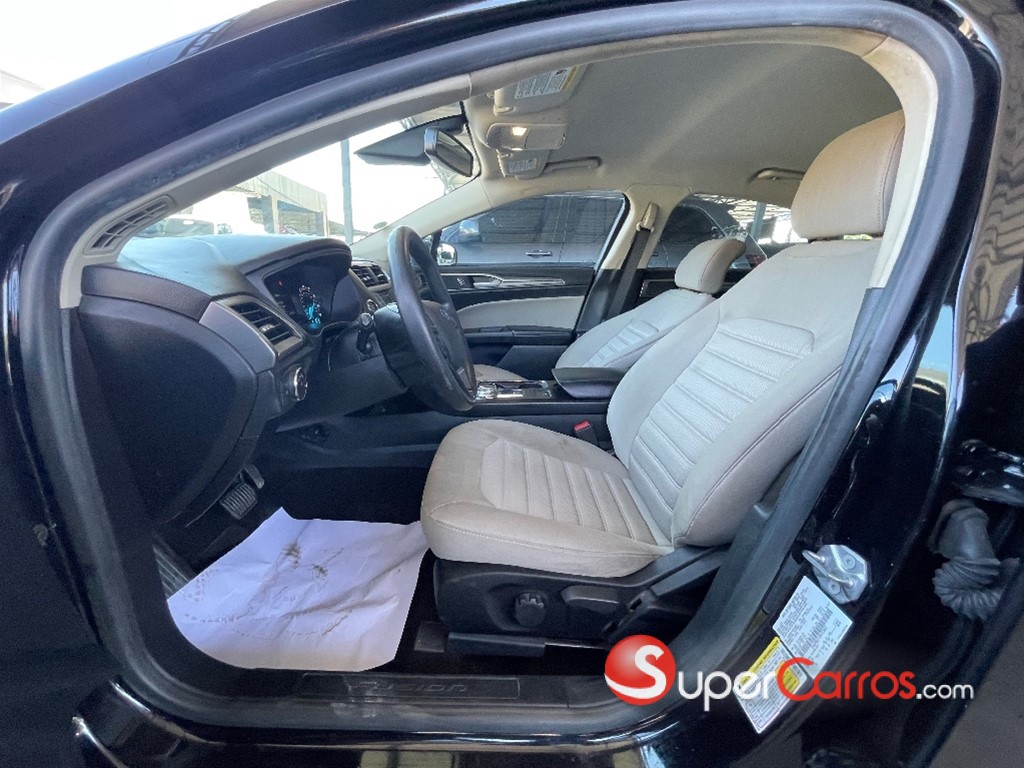 2019 Ford Fusion SE — foto 5 / 10