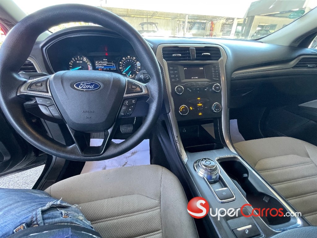 2019 Ford Fusion SE — foto 7 / 10