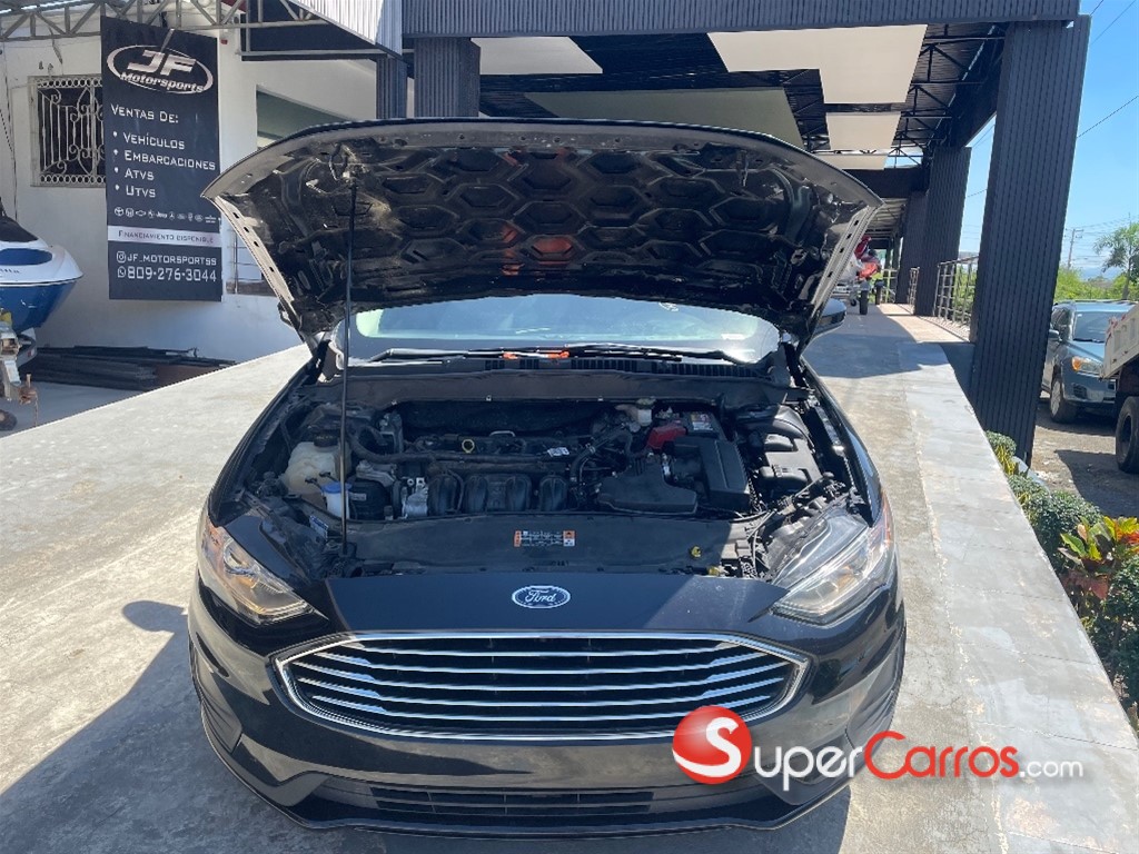 2019 Ford Fusion SE — foto 8 / 10