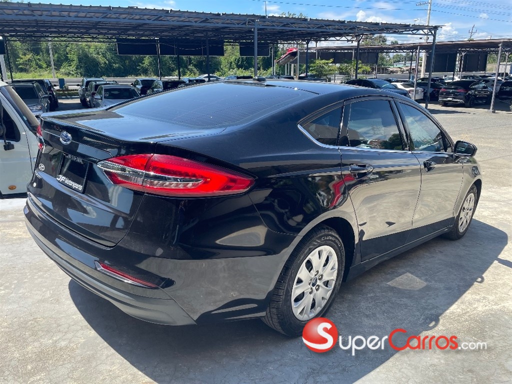 2019 Ford Fusion SE — foto 10 / 10