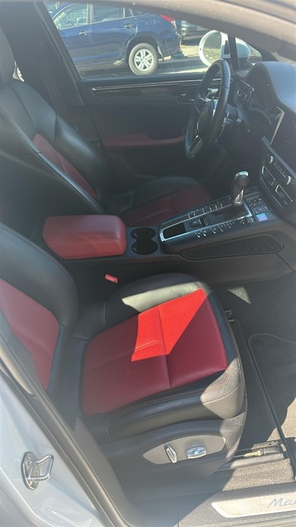 2021 Porsche Macan S — foto 2 / 9