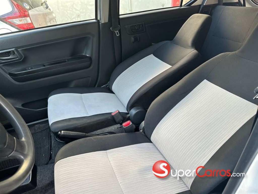 2018 Daihatsu Mira — foto 3 / 5