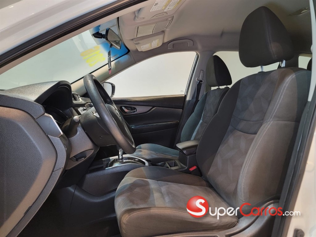 2016 Nissan Rogue SV — foto 6 / 12