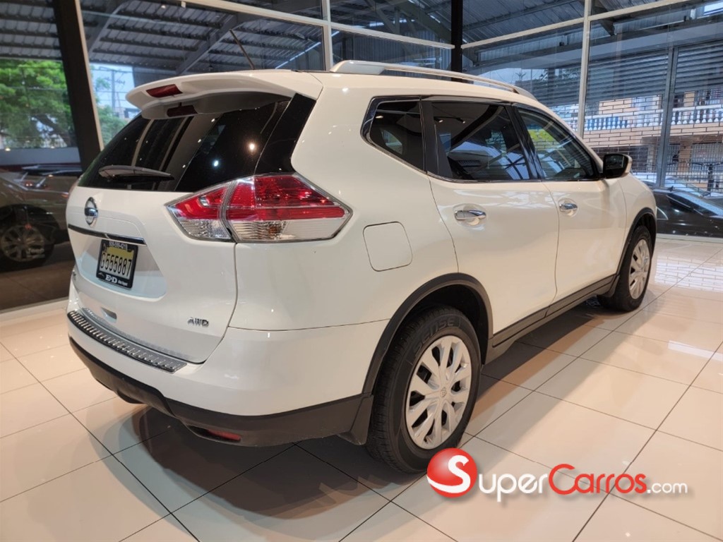 2016 Nissan Rogue SV — foto 10 / 12