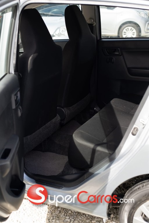 2019 Daihatsu Mira — foto 4 / 6